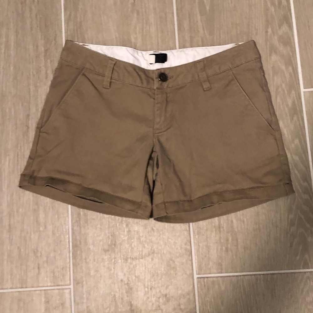 khaki shorts